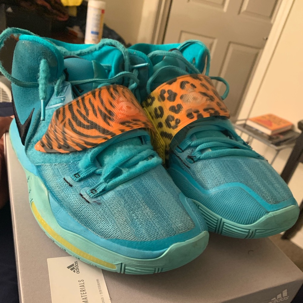 Nike kyrie Irving signature shoe